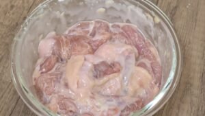 Chicken thigh pieces marinated in sake, ginger and cornstarch